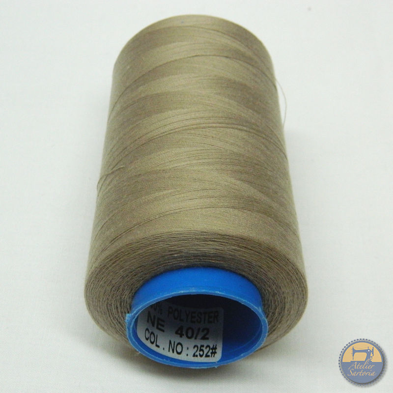 252 SUPER , 100% POLYESTER, 40/2 4000y (3657m) - immagine 2